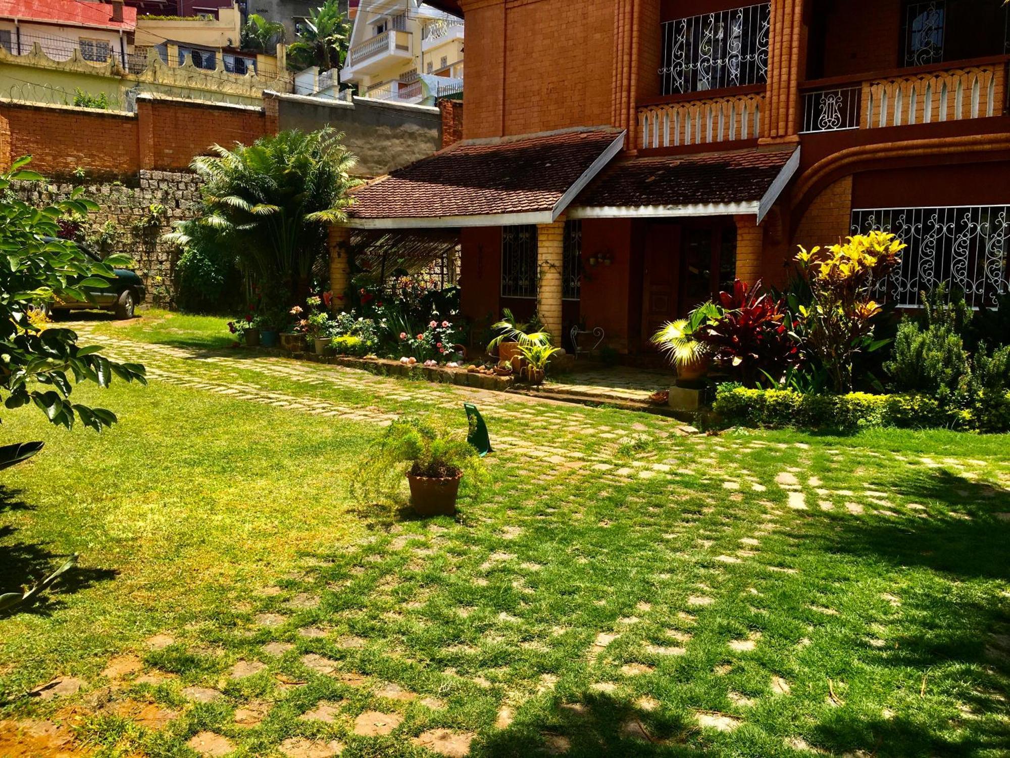 Le Fumoir Guest House Familiale Antananarivo Bagian luar foto